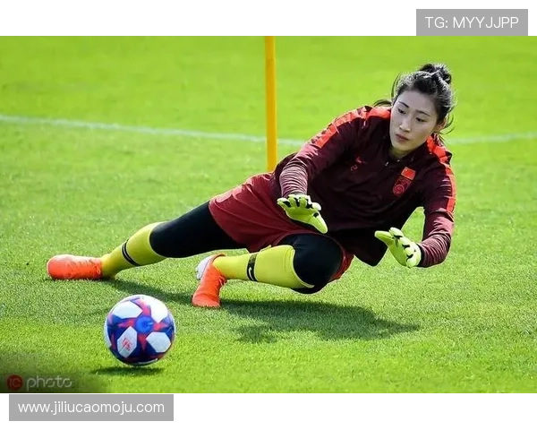 女足改练海滩散步彭诗梦或首发